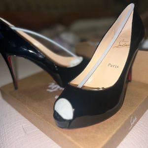 Christian Louboutin New Very Prive